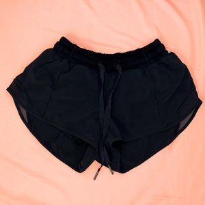 Lululemon Hotty Hot Short 2.5"